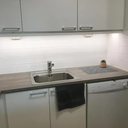 Cozy 2br Lux7, Free Private Garage Appartamento